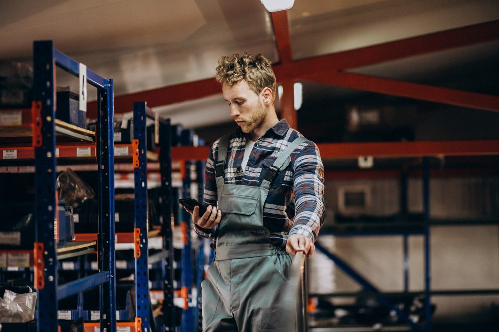 Looking up a part by reference in a spare parts store