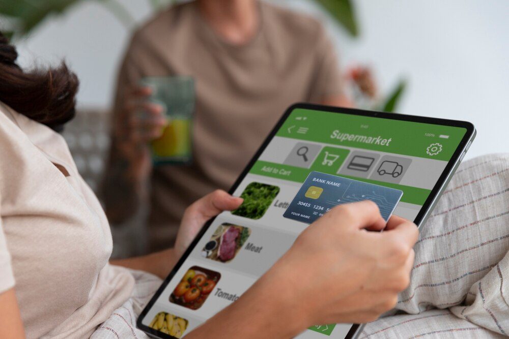 Tienda online de Shopify con productos en una pantalla